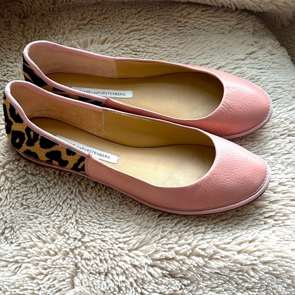 Diane Von Furstenberg Pink Leopard Print Botswana Flats size 8.5 - Picture 1 of 7
